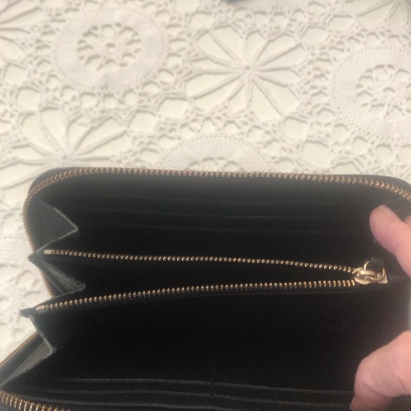 Beautiful all leather coach wallet with double zippers   Plenty of room - Picture 3 of 7